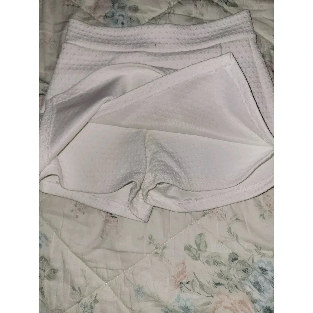 Bebe‎ Shorts Women's Small White 26